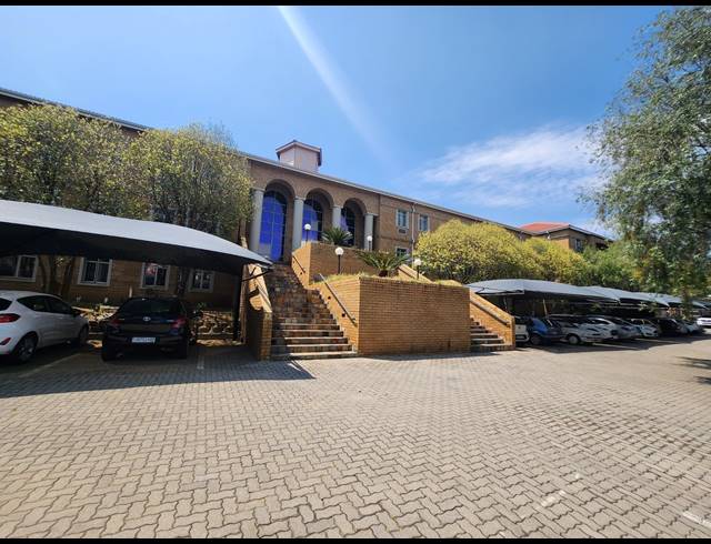 679M² OFFICE TO LET IN HALFWAY GARDENS
